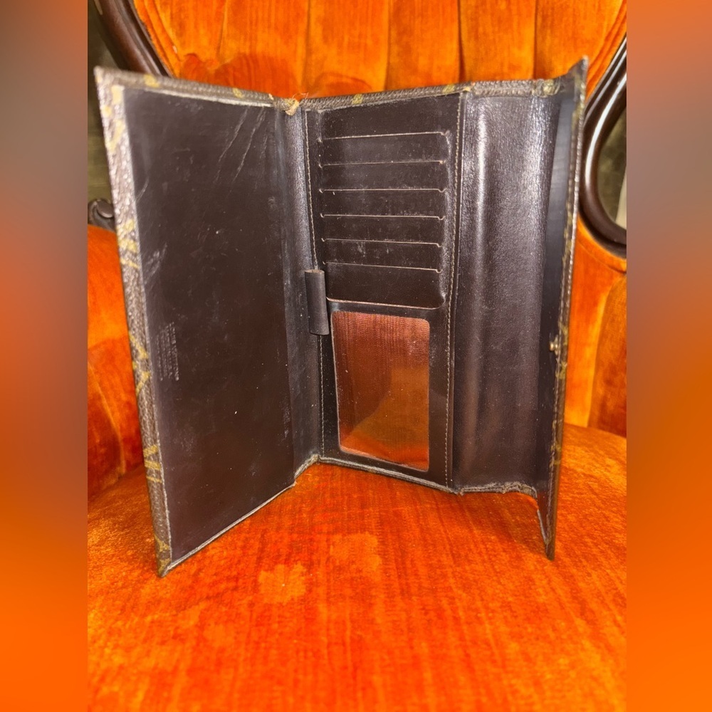 Louis Vuitton Black and Brown Wallet​​ - Picture 2 of 13
